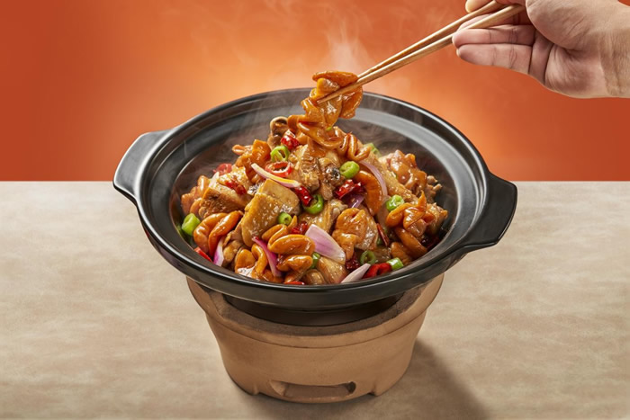 渝八两跻身鸡公煲加盟十大品牌，鸡公煲加盟排行榜榜首候选！精选加盟创业选择